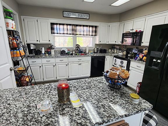 2nd image of 2662 Lee Road 240