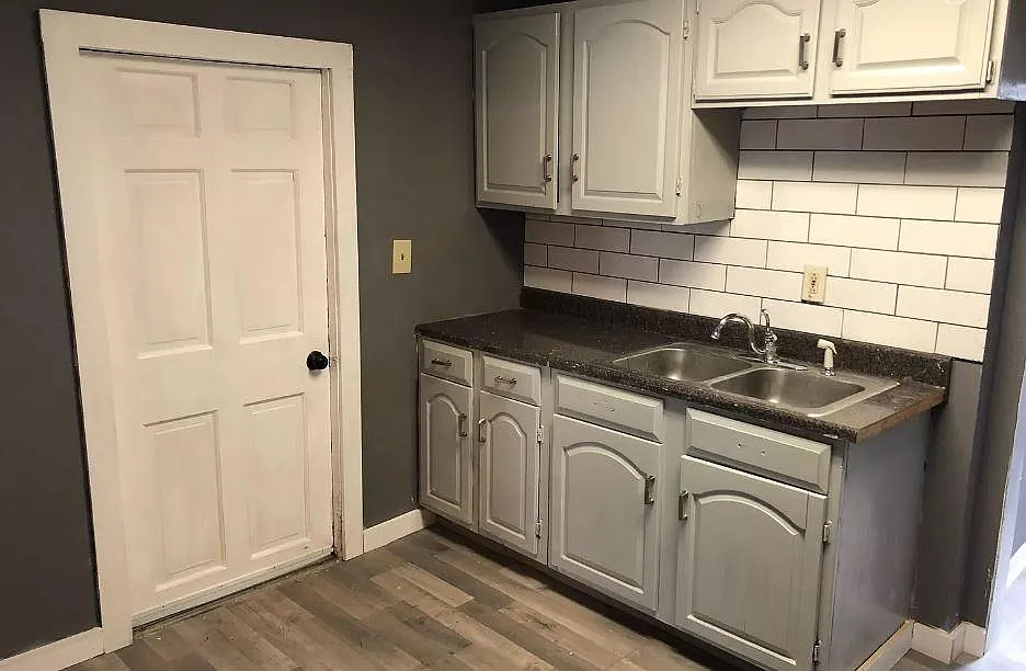 107 Jackson St — Photo 2