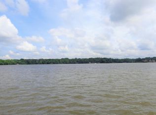 1455 N Lake Shore Dr, Decatur, IL 62526