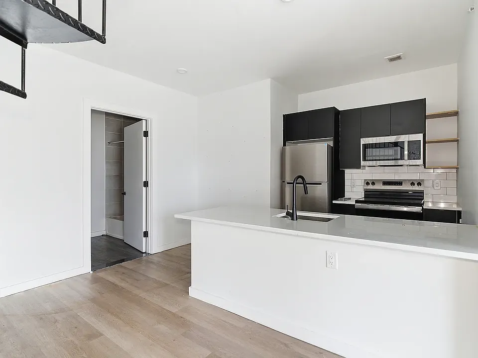 486 Market St #6C