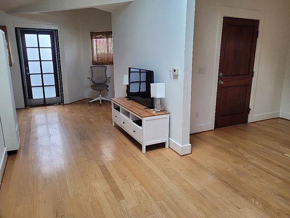 5th image of 1004 Electric Ave #1004