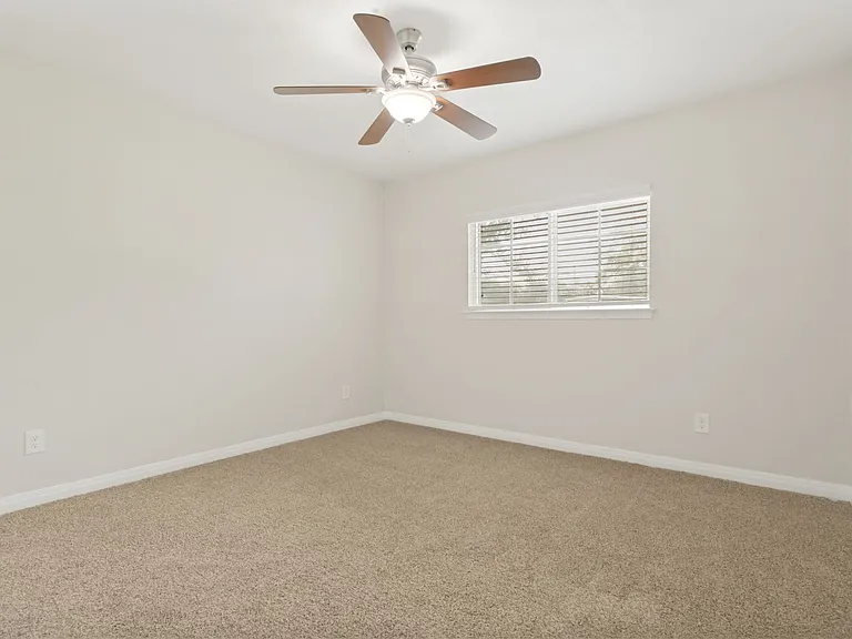 163 Antrim Dr — Photo 20