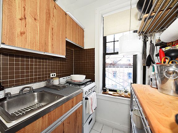 5th image of 149 W 12th St APT 3-2