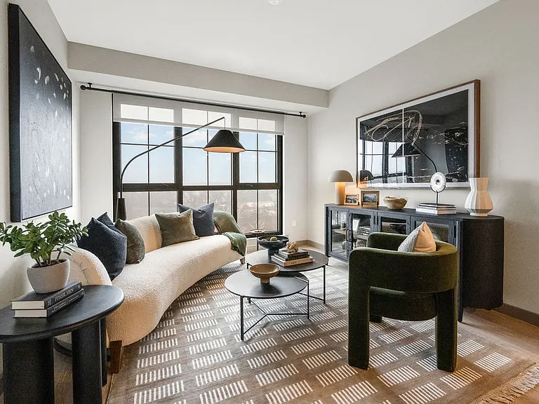 Madison West Elm — Photo 103