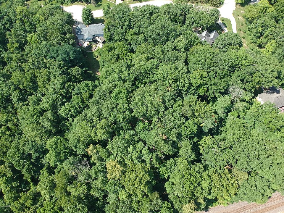 2nd image of Chase Woods Ct