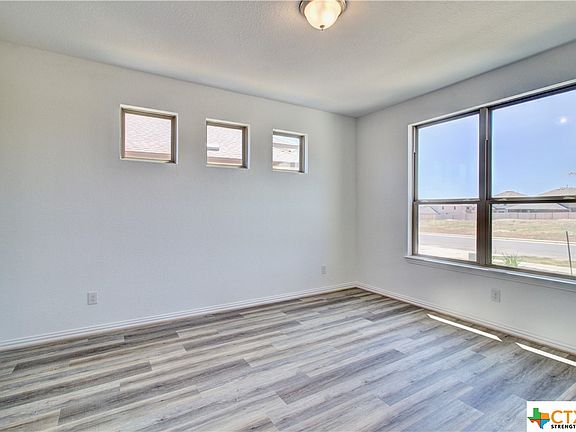 4th image of 758 Groudsel Ave