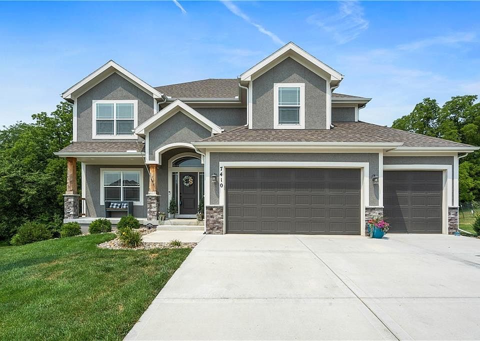 1st image of 7410 NW Forest Lakes Dr