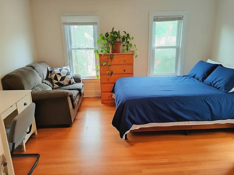 123 Columbia Street — Photo 3