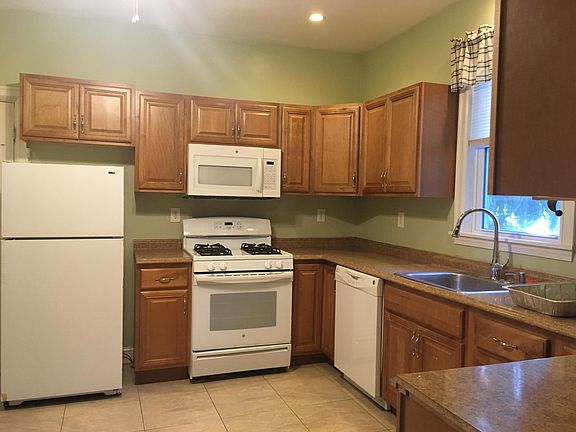 3rd image of 30 Oakland St
