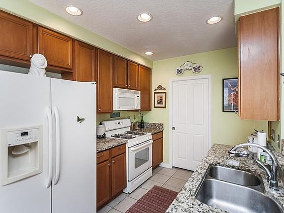 3rd image of 11546 Fountainhead Dr