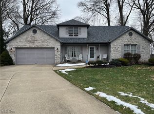 6940 Chadbourne Dr, Valley View, OH 44125