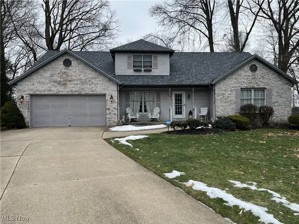 6940 Chadbourne Dr, Valley View, OH 44125