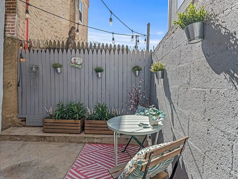 1122 O'Neil St — Photo 36