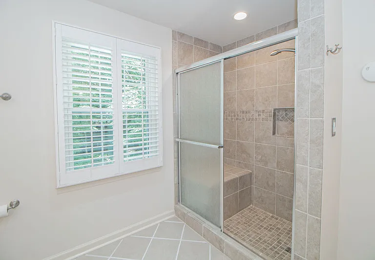 815 Shady Bluff Trl — Photo 24