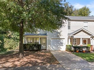 455 Doughton Ln, Charlotte, NC 28217