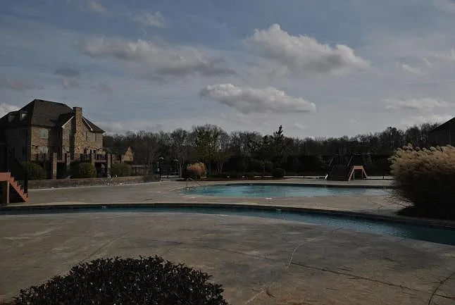 5009 Groves Edge Ln — Photo 35