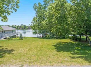 213 Nottingham Dr, Brooklyn, MI 49230
