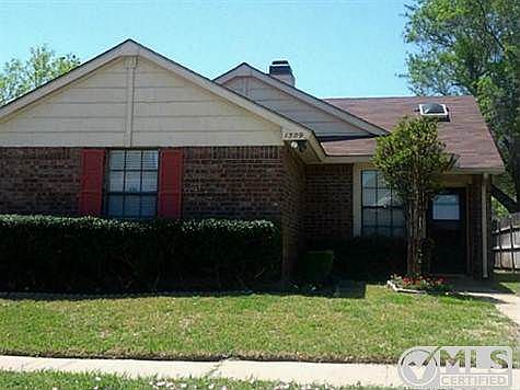 3rd image of 1509 Liberty Ln