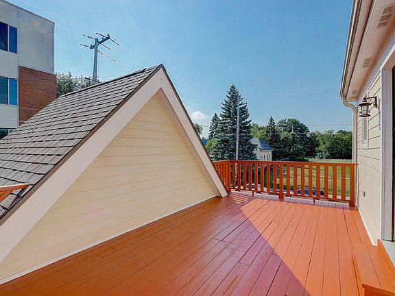 4th image of 408 E Brown St #408