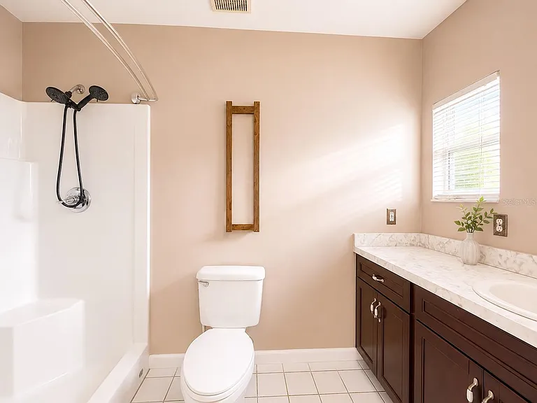 702 Avenue H NE #702 — Photo 14