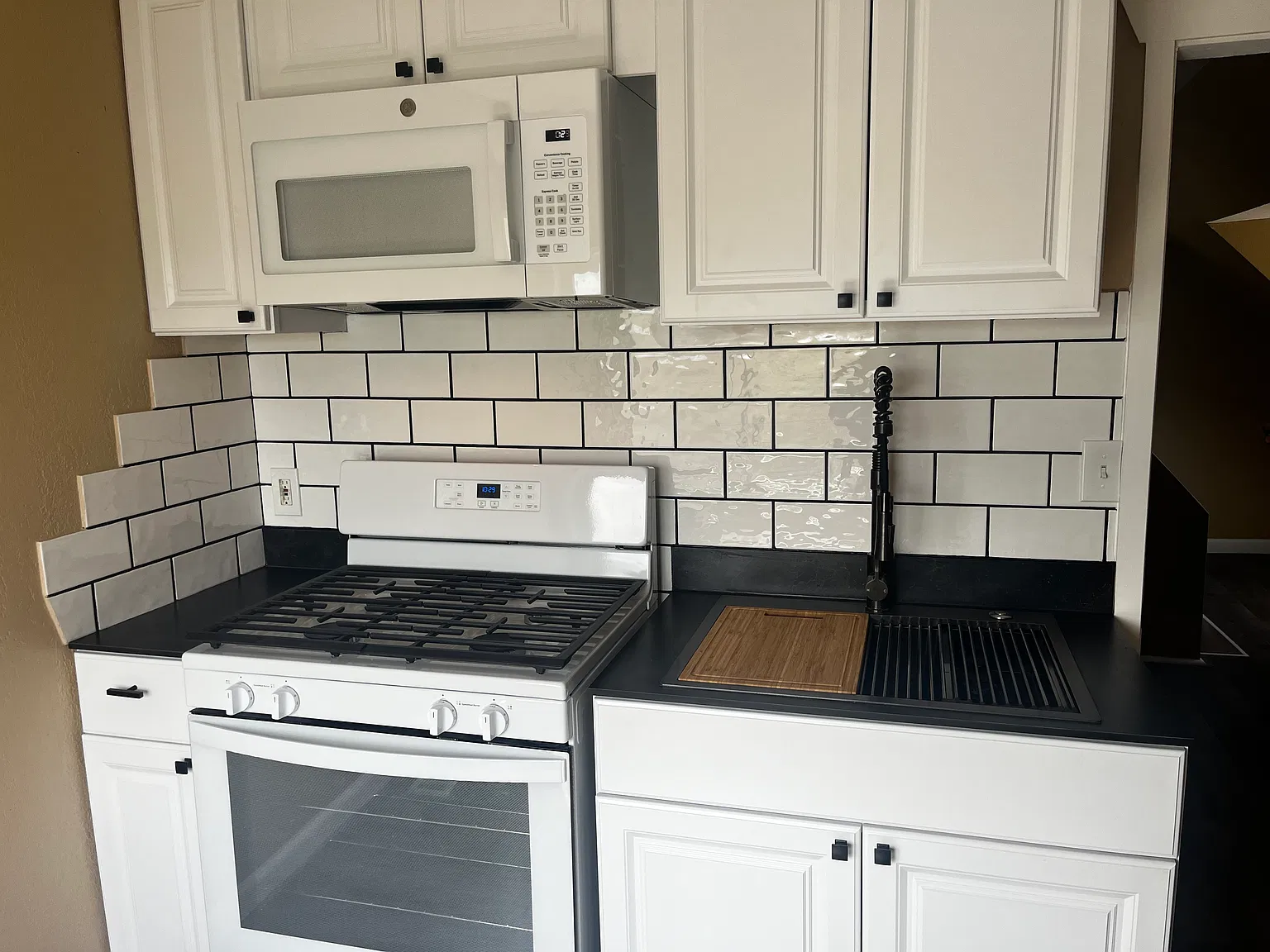 1 bed, 775 sqft, $925 — Photo 1