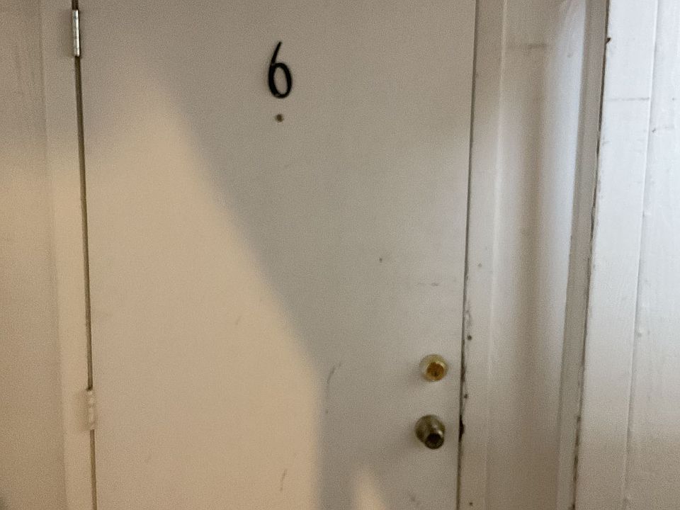 1st image of 807 S 6th Ave W #6