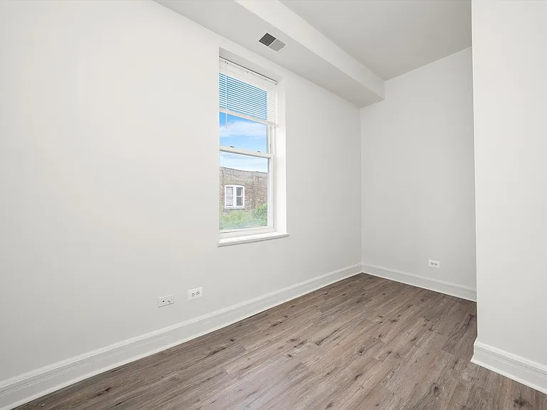 1239 S Spaulding Ave #3R — Photo 6