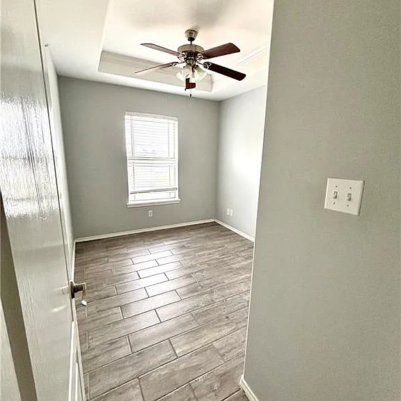 103 S 48th Ln #3 — Photo 6