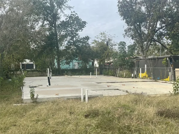 3343 Bataan St, Dallas, TX 75212