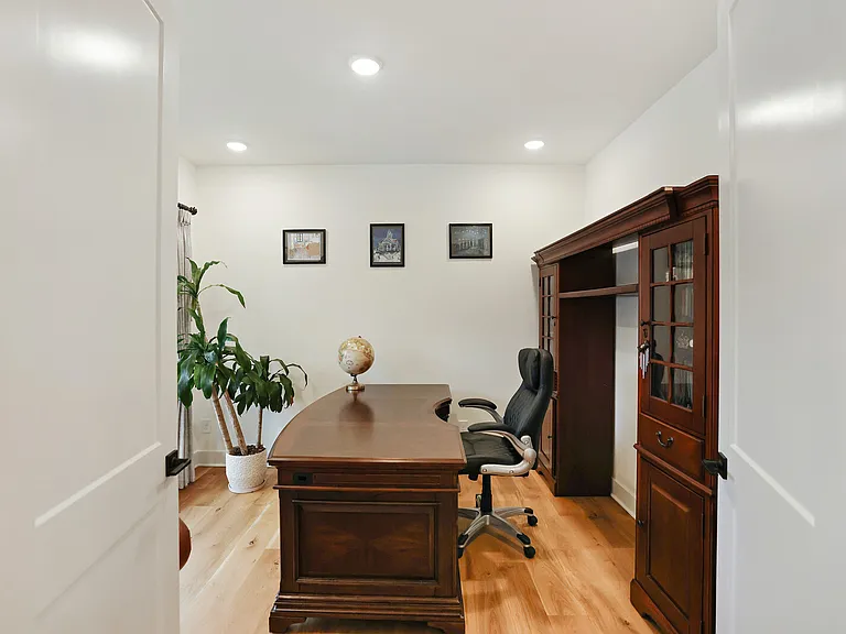 7674 Sawyer Brown Rd — Photo 10