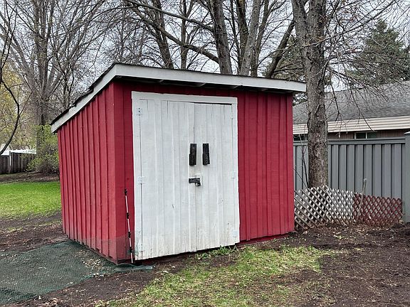 5th image of 318 12th Ave S