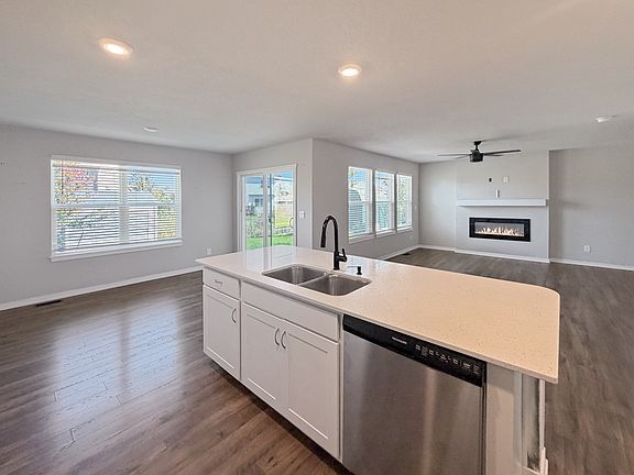5th image of 1215 Meadow View Dr