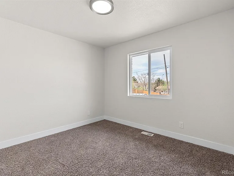 7961 Granada Rd — Photo 15