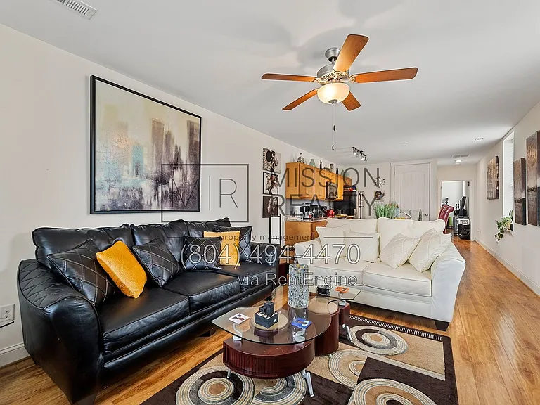 4319 Fountain Square Plz — Photo 6