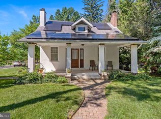 300 N Stanwick Rd, Moorestown, NJ 08057