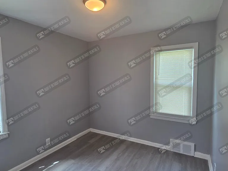 19759 McCormick St — Photo 10