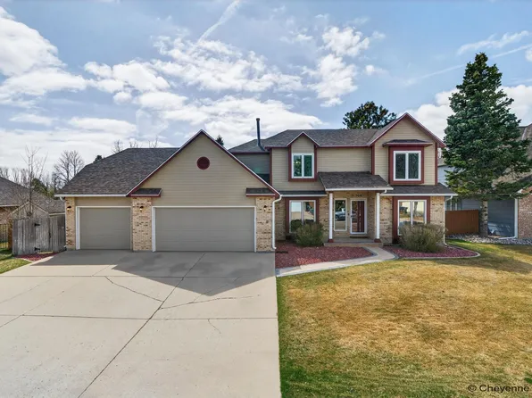 705 Oakhurst Dr, Cheyenne, WY 82009