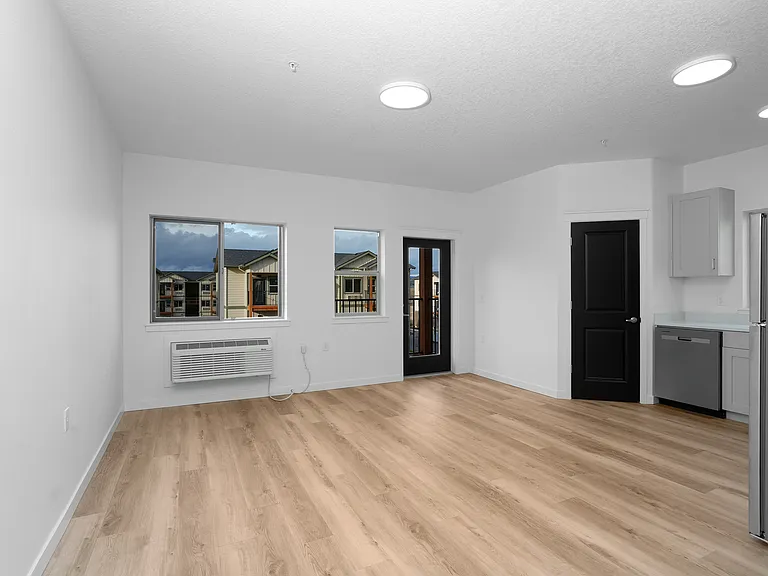 Riddell Rd Apartments — Photo 6