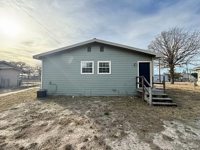 1016 S Bennett Ave — Photo 15