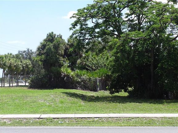 5th image of 800 NW Dixie Highway