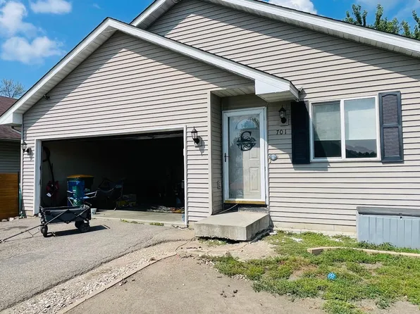 701 Juniper Ln NW, Montgomery, MN 56069