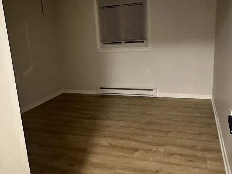 Robin Hood Apartments — Photo 8