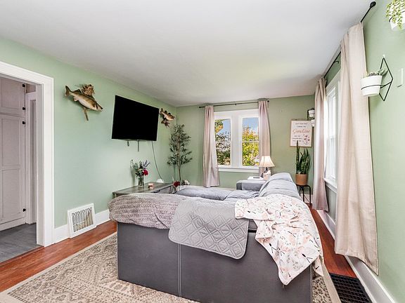 5th image of 3685 Shattuck Rd