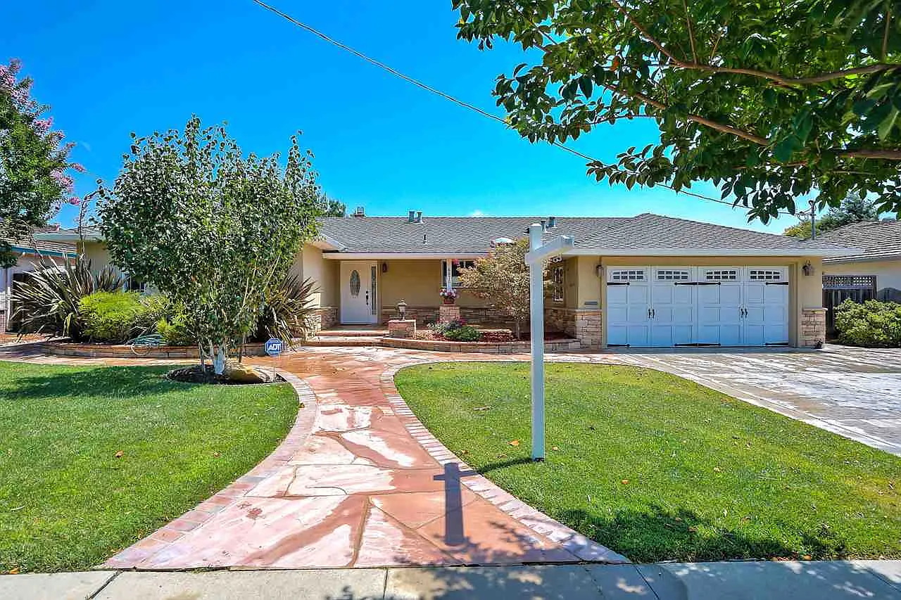 4870 Whitfield Ave photo 1