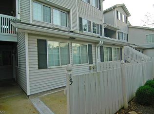 13 Kensington Rd, Bedminster, NJ 07921