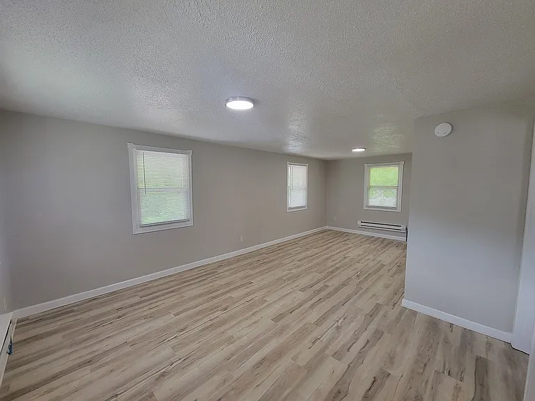152 Maywood Avenue — Photo 3