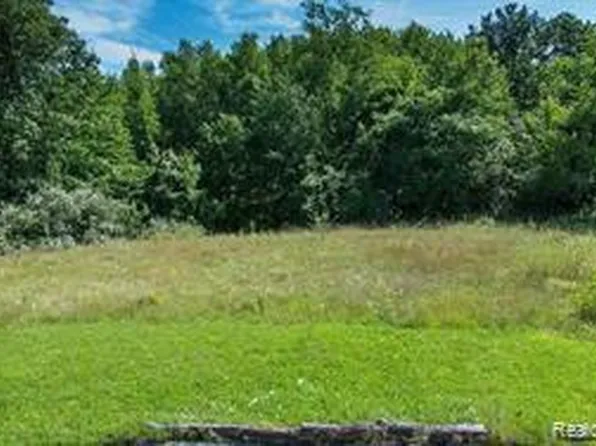 9056 Deerwood Rd, Clarkston, MI 48348