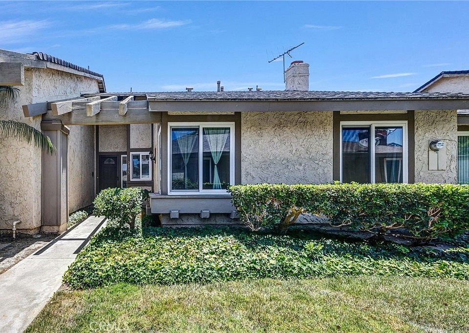 1st image of 2035 E Blackwood Ln
