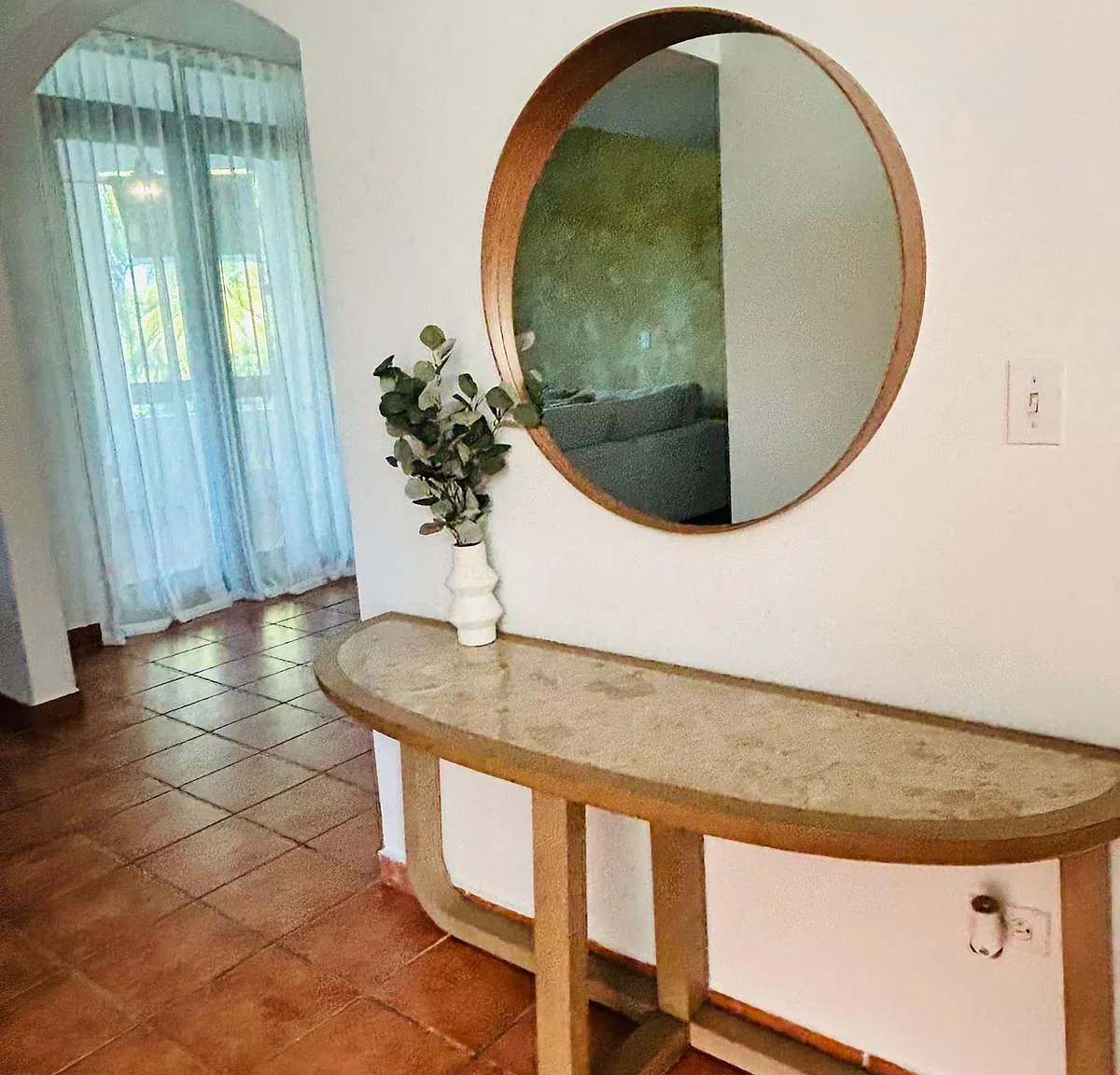 3 bed, 3.5 bath, 2230 sqft, $4,800 — Photo 3