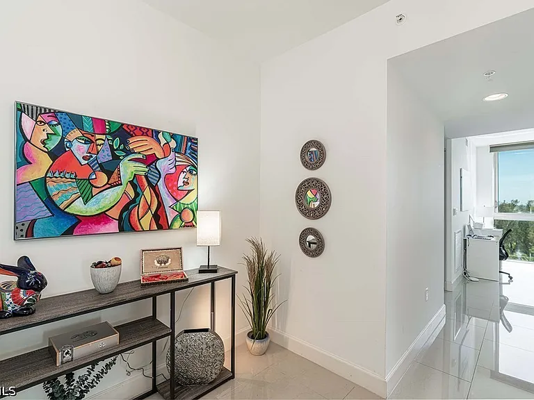 3000 Oasis Grand Blvd #801 — Photo 2